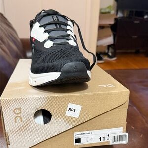 On Running Cloudstratus 3 Men's Black White Athletic Shoes